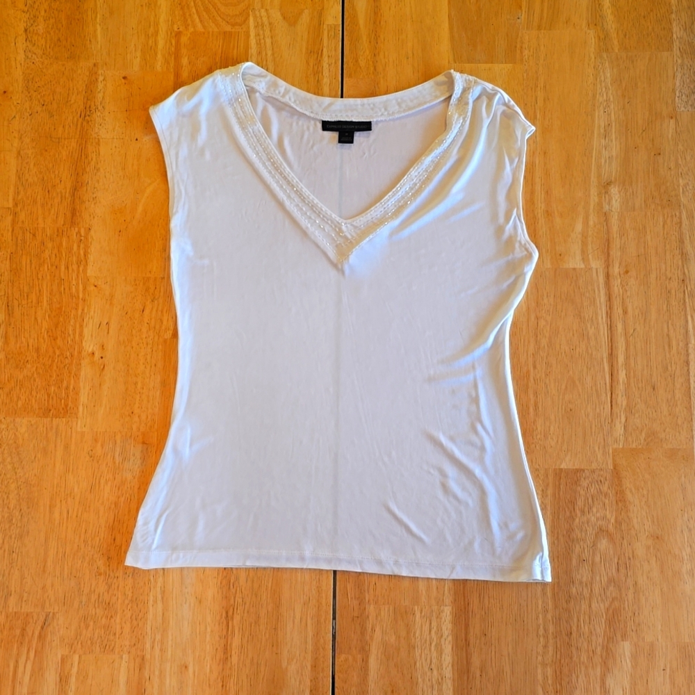 V neck sequin detailed shell
